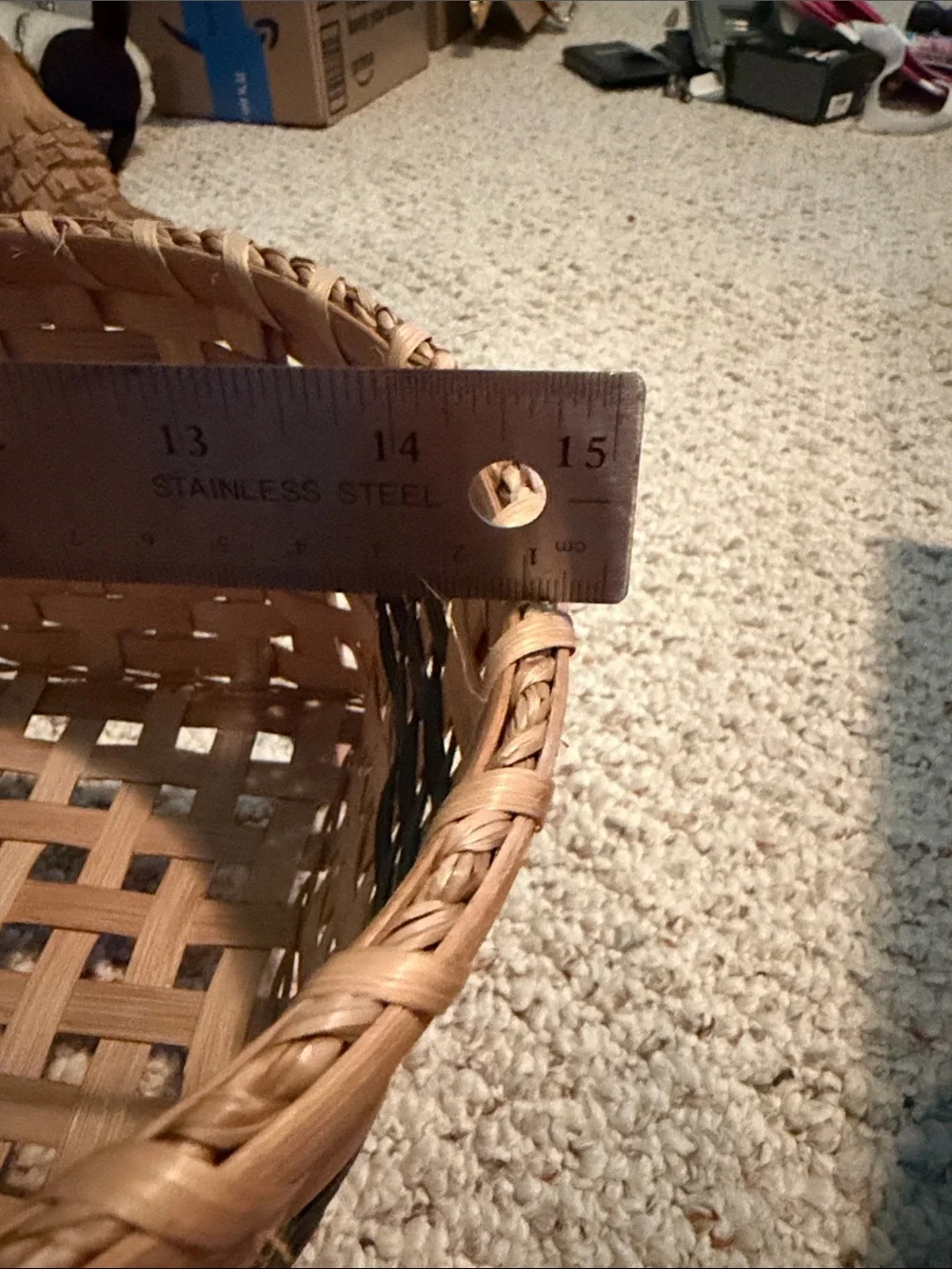 1998 Market Art Woven Tan and Black Handled Decorative Basket